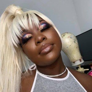 Meet your Posher, Dee